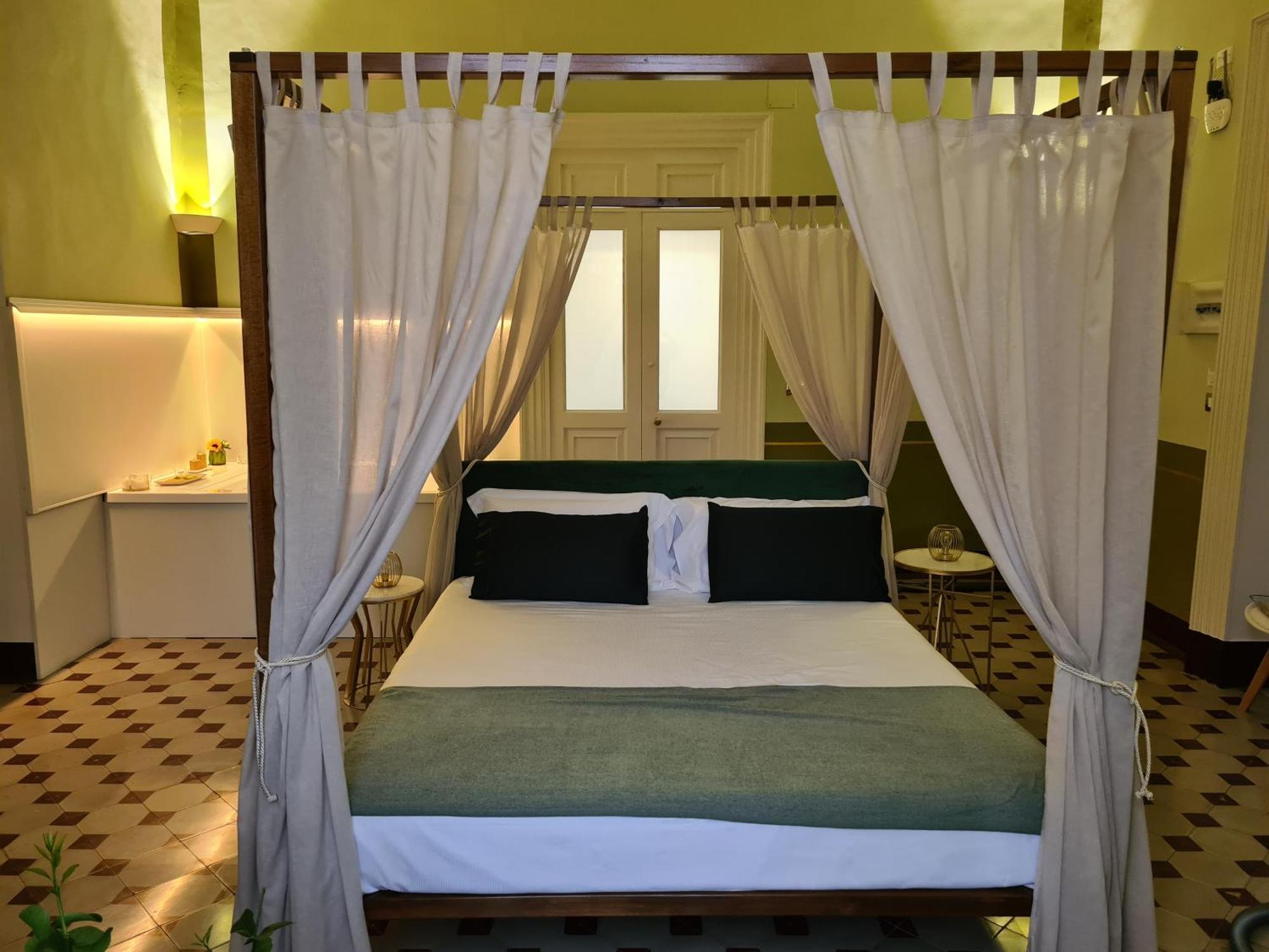 Toscano Palace Luxury Rooms Catania Esterno foto