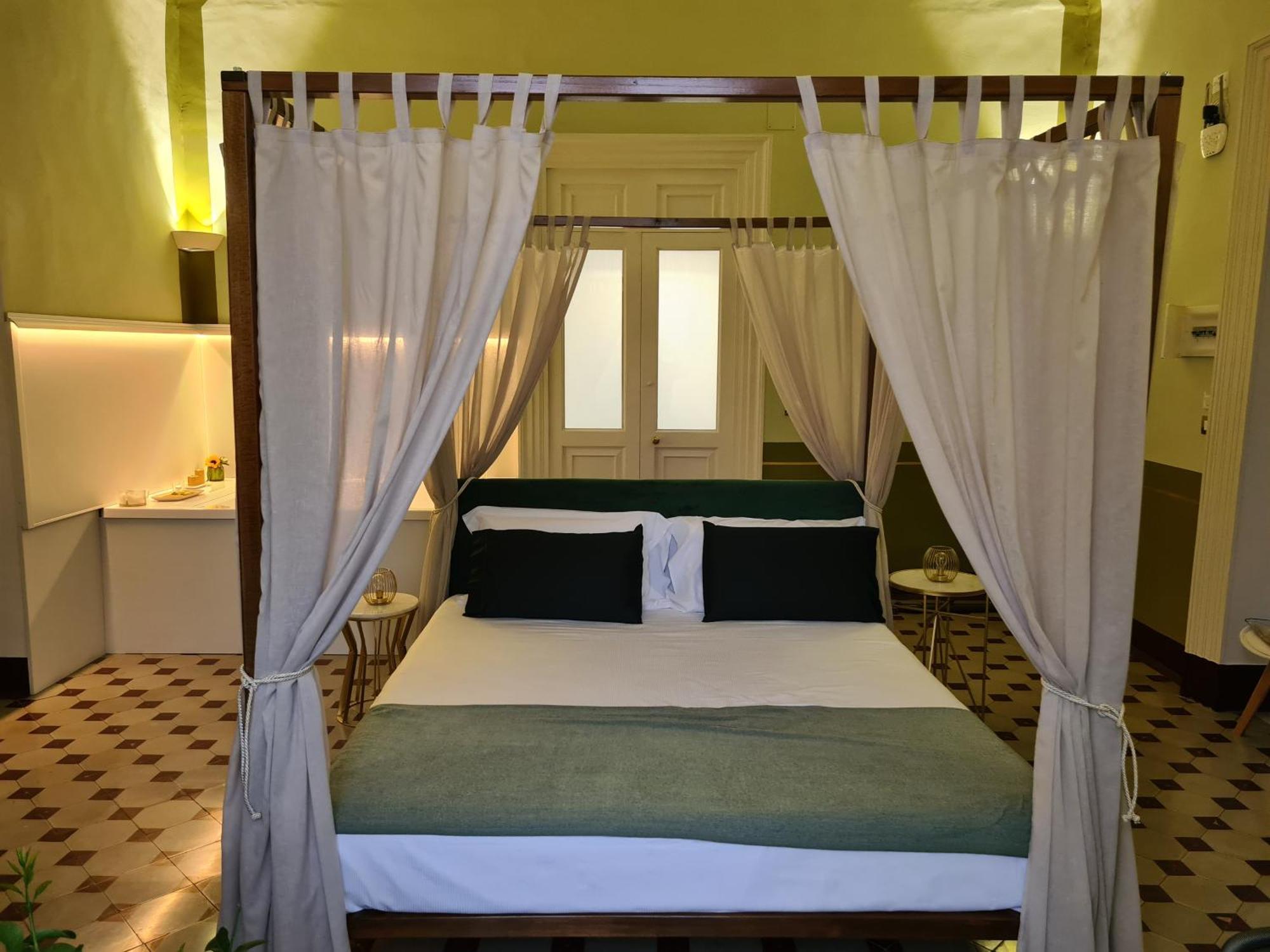 Toscano Palace Luxury Rooms Catania Esterno foto