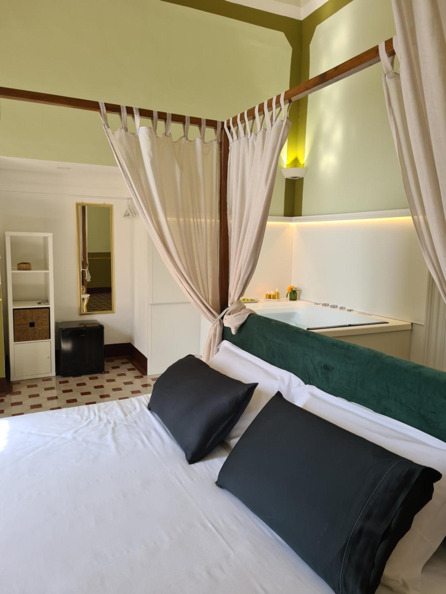 Toscano Palace Luxury Rooms Catania Esterno foto
