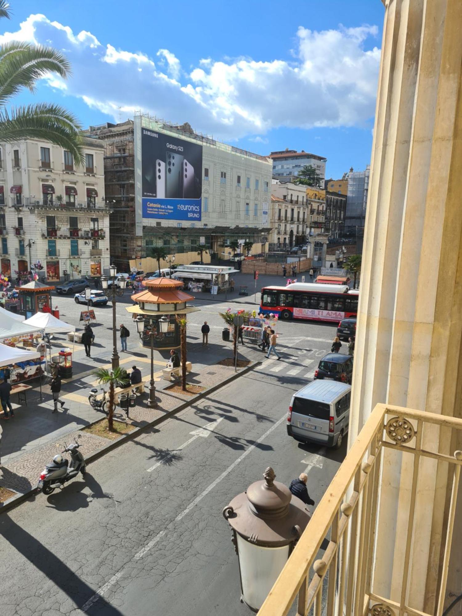 Toscano Palace Luxury Rooms Catania Esterno foto