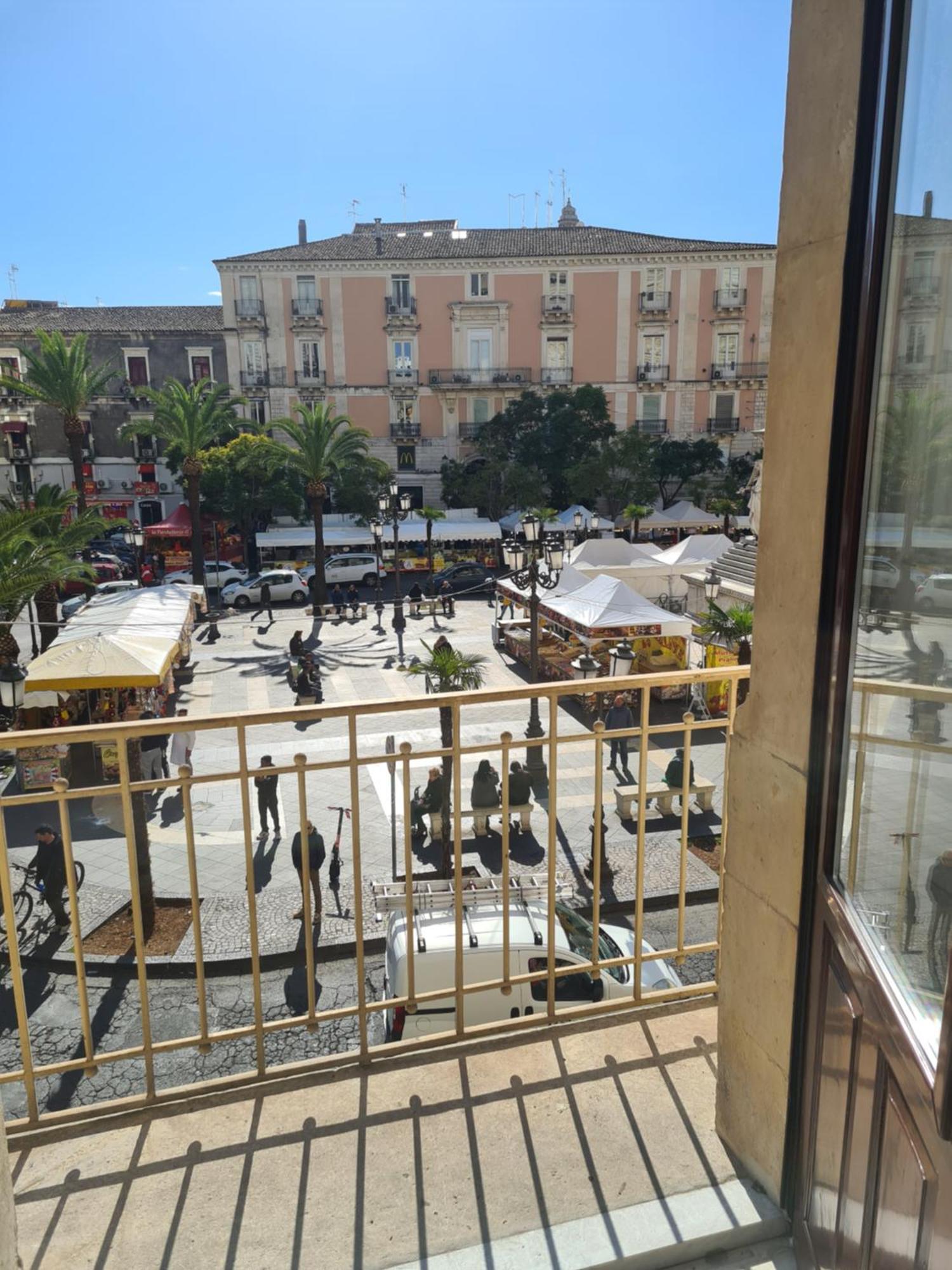 Toscano Palace Luxury Rooms Catania Esterno foto