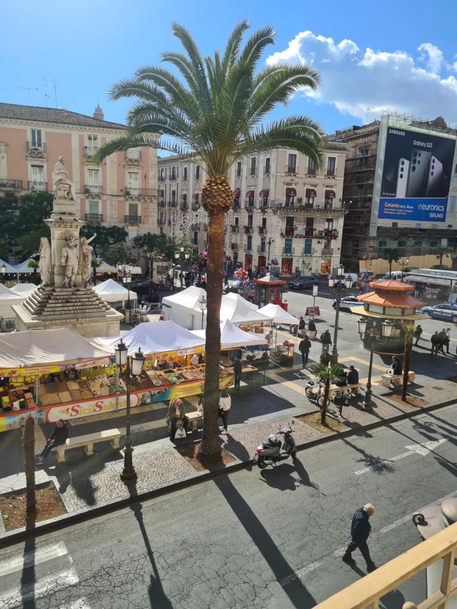 Toscano Palace Luxury Rooms Catania Esterno foto